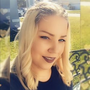 Meet your Posher, Em